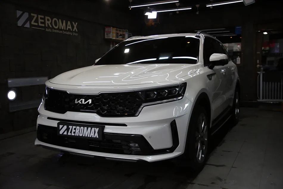 Kia Sorento MQ4のカーラッピング事例|クローム除去で印象激変 施工写真 1-1