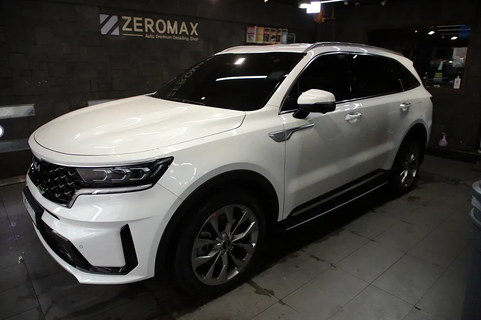 Kia Sorento MQ4のカーラッピング事例|クローム除去で印象激変 施工写真 2-1