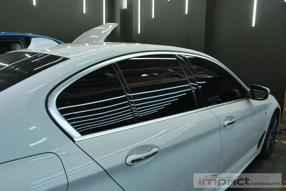 BMW 5 Seriesのカーラッピング事例|費用目安・仕上がり 施工写真 1-2