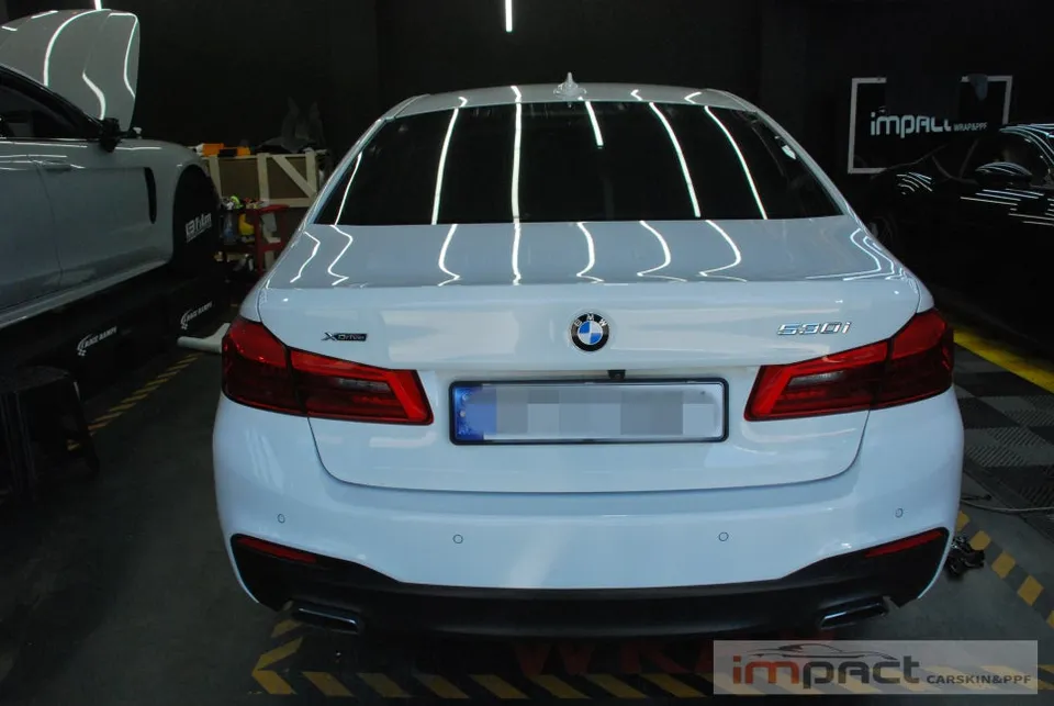 BMW 5 Seriesのカーラッピング事例|費用目安・仕上がり 施工写真 2-2