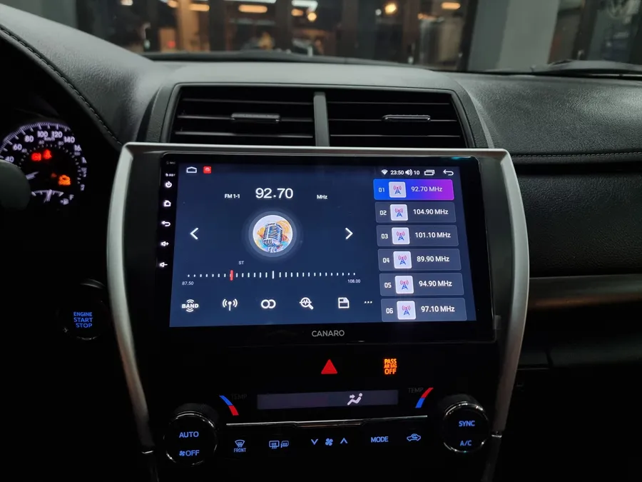 Toyota CamryのAndroid Auto・CarPlay取付事例 施工写真 1-3