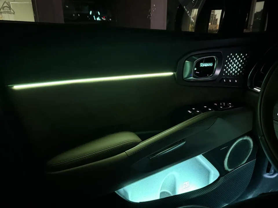 Kia Sorento MQ4 ambient lighting - Kia Sorento MQ4 Ambient Lighting Review — Enhanced Interior Mood photo 3