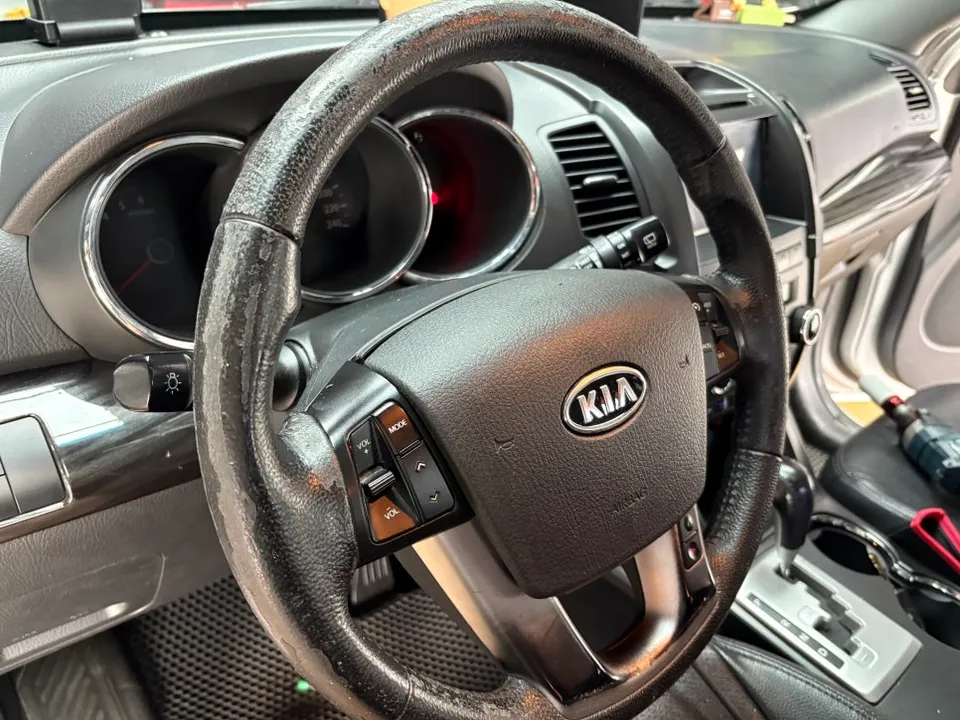 Kia Sorento steering wheel - Kia Sorento Steering Wheel Customization Review photo 3