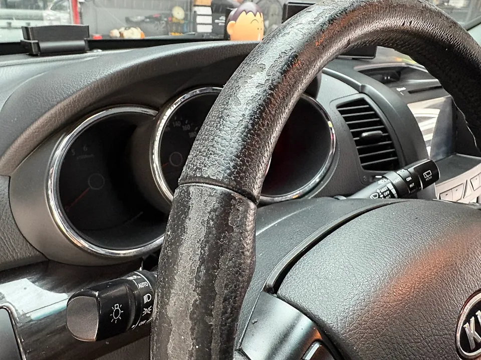Kia Sorento steering wheel - Kia Sorento Steering Wheel Customization Review photo 4