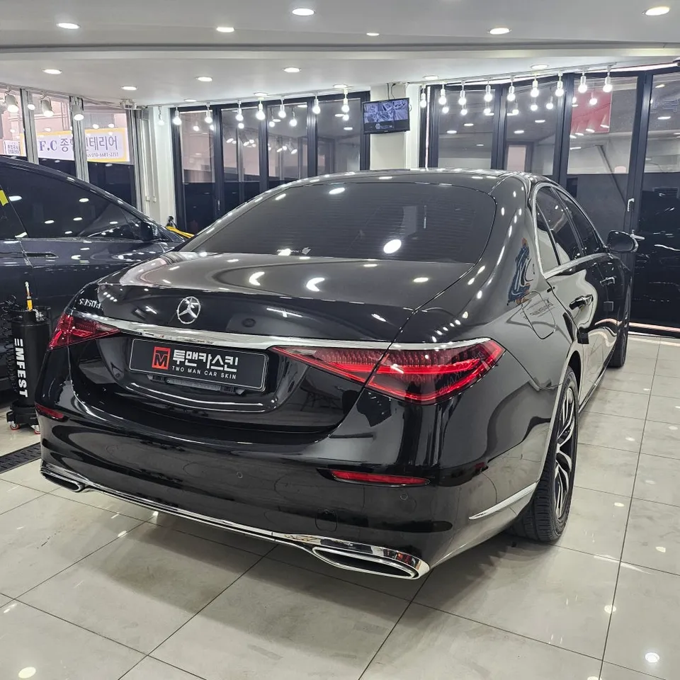 メルセデス・ベンツ Sクラス W223 カーラッピング事例 施工写真 1-2