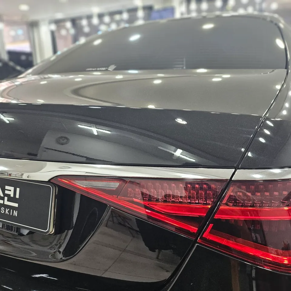 メルセデス・ベンツ Sクラス W223 カーラッピング事例 施工写真 2-3