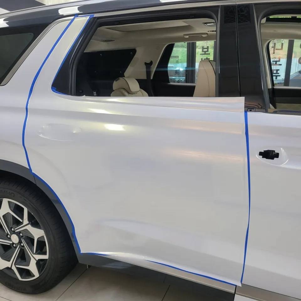 Hyundai Palisadeのカーラッピング事例｜高級感ある仕上がり 施工写真 1-2