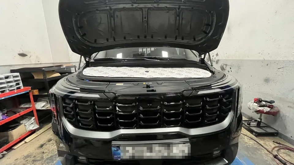 Kia Carnival KA4 soundproofing - Kia Carnival Undercoating Review: Enhanced Quietness photo 4