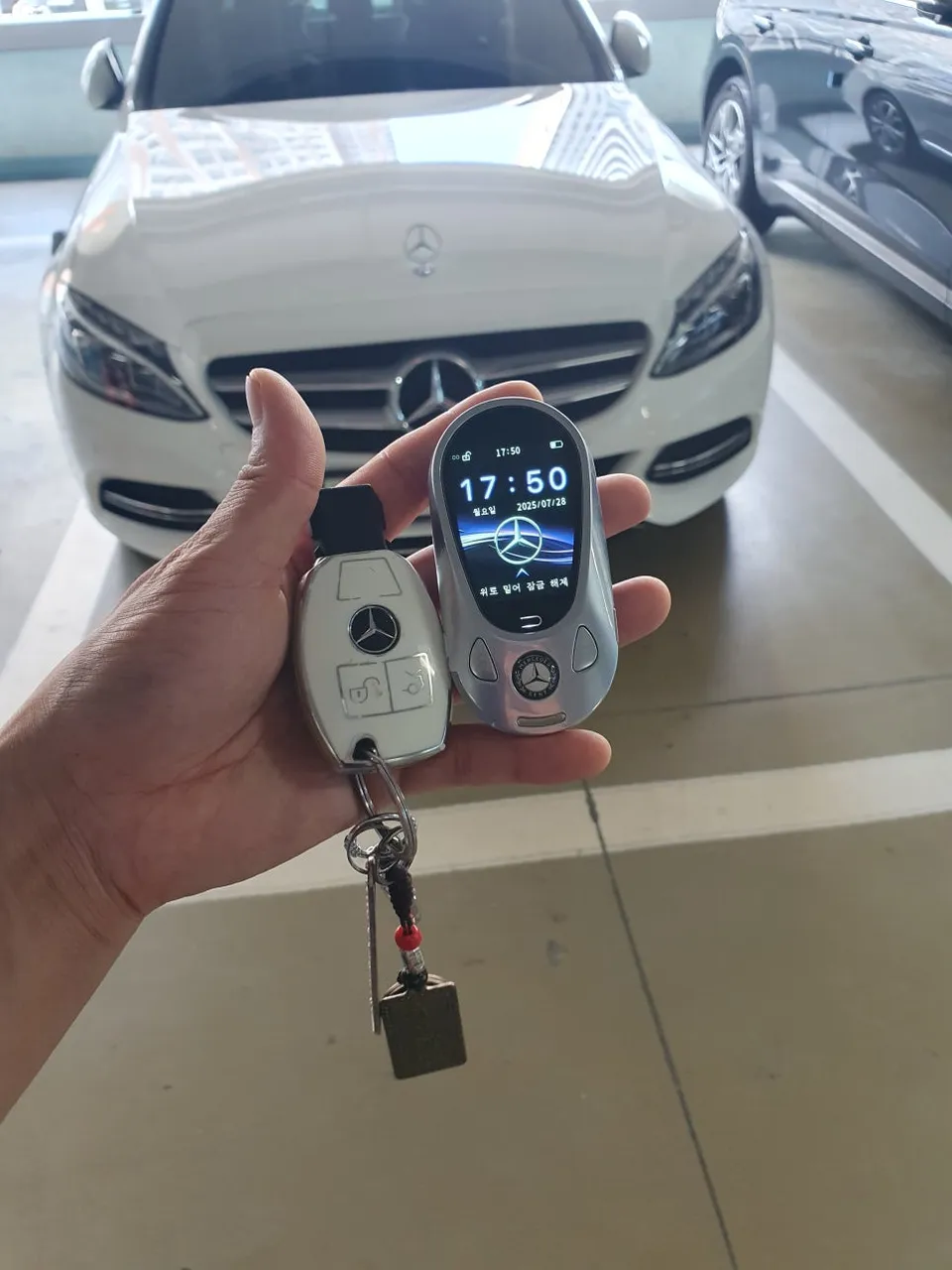 Mercedes-Benz CLS oem options - Mercedes-Benz CLS OEM Options Review: Smart Key Upgrade photo 3
