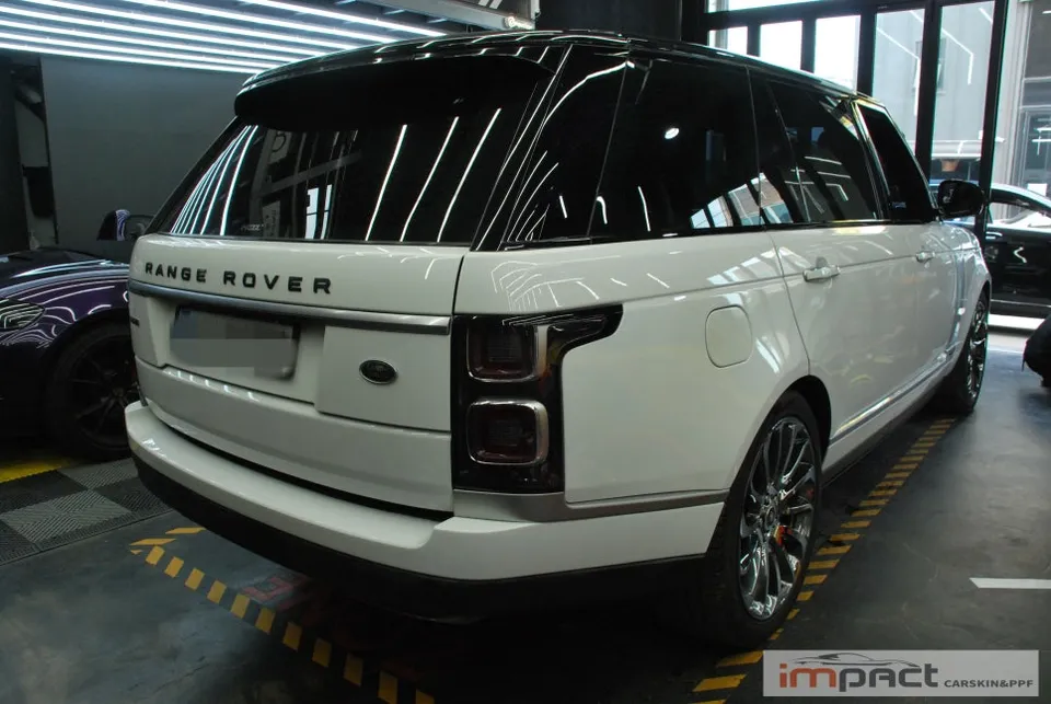 Land Rover Vogueのカーラッピング事例｜クロームパーツの統一感アップ 施工写真 3-1