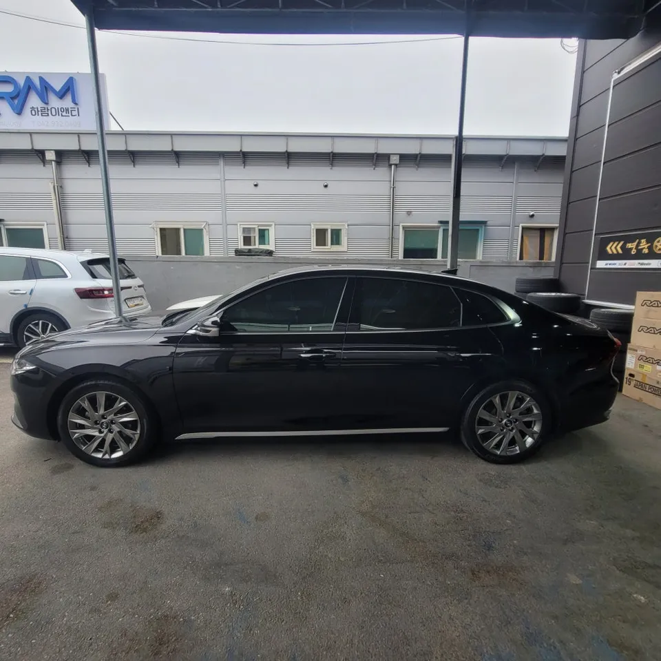 Hyundai Azeraのホイールリペア・塗装事例 施工写真 6