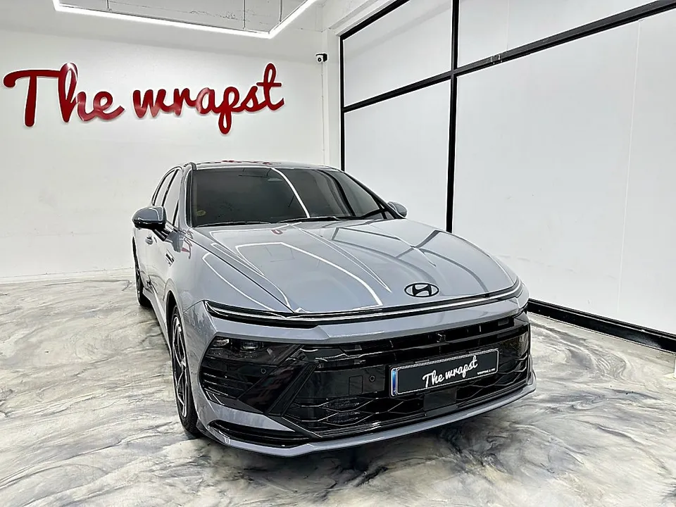 Hyundai Sonata DN8のカーラッピング事例：費用目安と仕上がり 施工写真 4-1