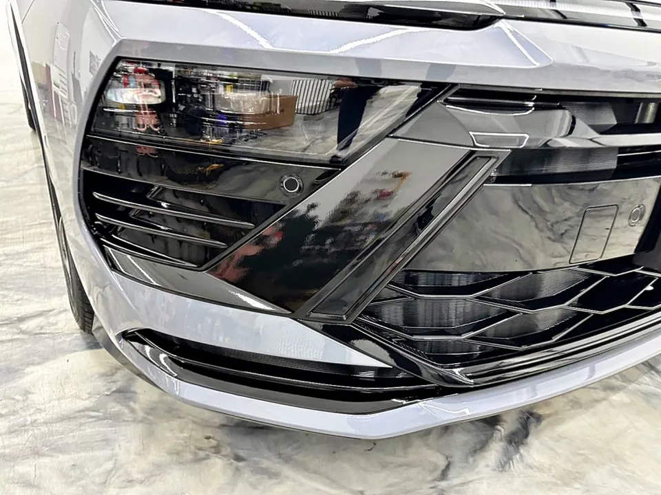Hyundai Sonata DN8のカーラッピング事例：費用目安と仕上がり 施工写真 1-2