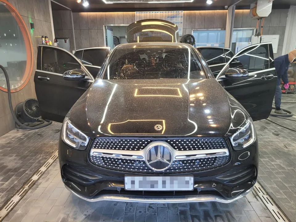 Mercedes-Benz GLC ceramic coating installation result