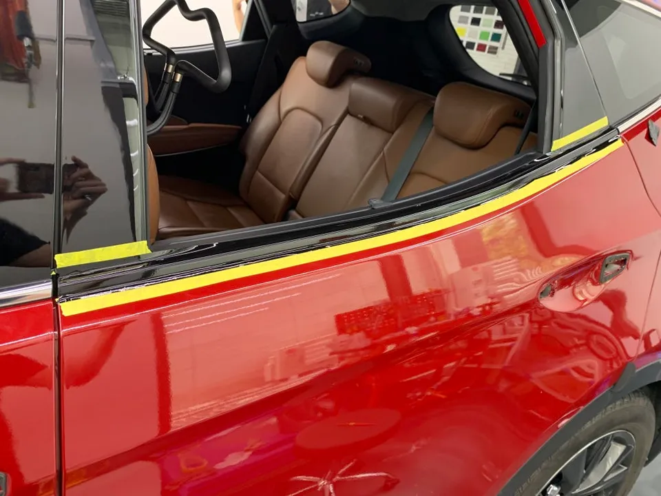 BMW M3のカーラッピング事例｜クロームパーツの引き締め 施工写真 3-1