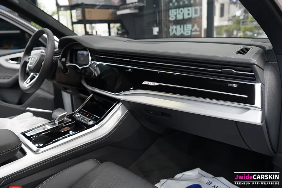 Audi Q7 PPF Review — Scratch Prevention for Interior Surfaces photo 4
