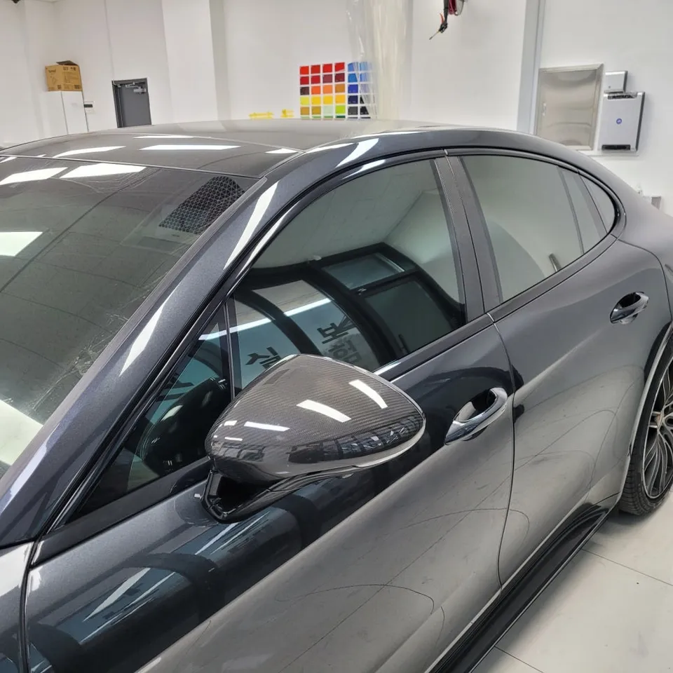 Porsche Panameraのカーラッピング事例|費用目安・仕上がり 施工写真 2-2