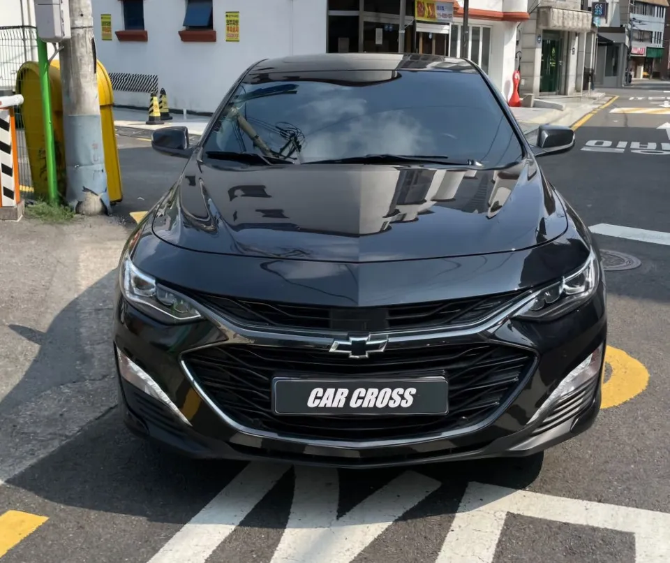 Chevrolet Malibuのカーラッピング事例｜クローム部分のブラックアウト 写真