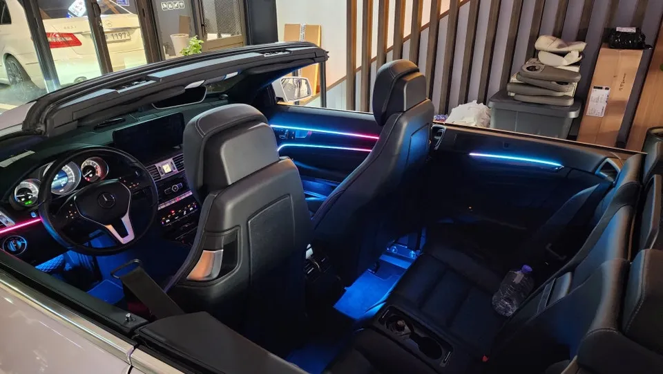 Mercedes-Benz E-Class Cabriolet ambient lighting - Mercedes-Benz E-Class Cabriolet Ambient Lighting Review — Cost photo 3