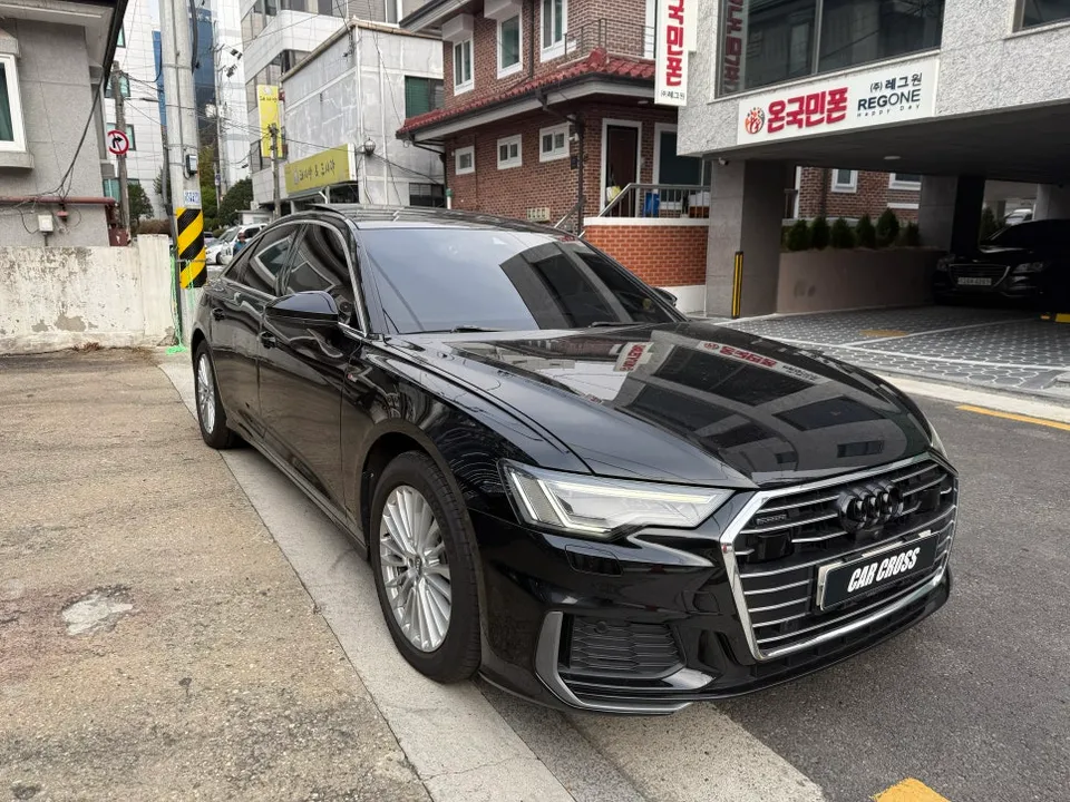 Audi A6のカーラッピング事例|クロームメッキのブラックアウト 施工写真 2-1