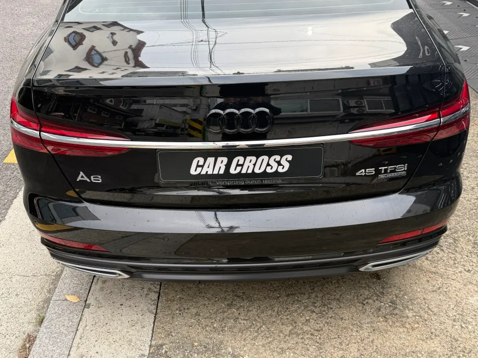 Audi A6のカーラッピング事例|クロームメッキのブラックアウト 施工写真 2-3