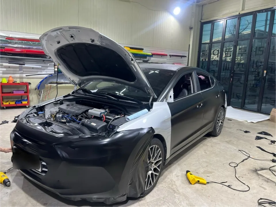 Hyundai Elantra ADのカーラッピング事例 施工写真 2