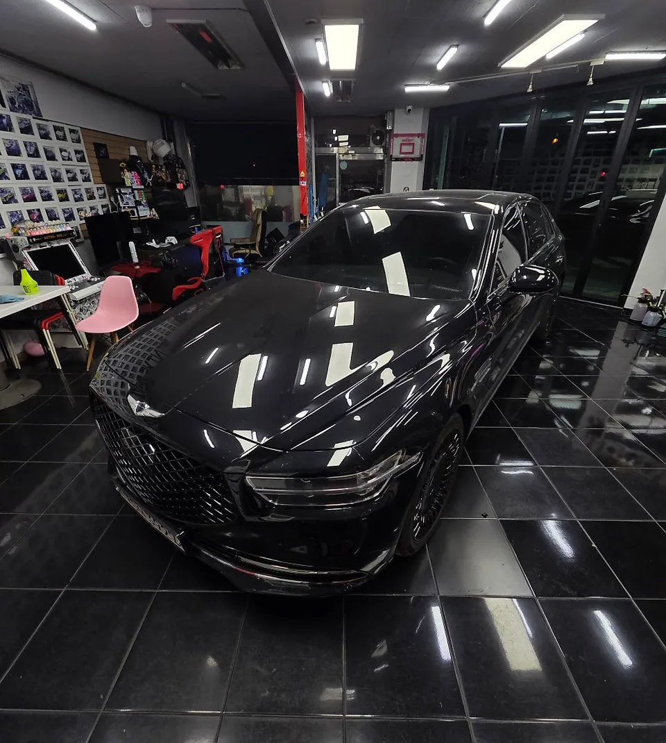 Genesis G90 vinyl wrap - Genesis G90 Vinyl Wrap Review: Chrome Delete Cost & Results photo 3