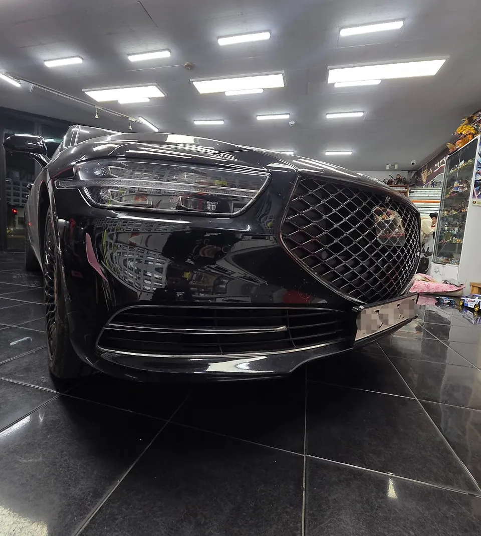 Genesis G90のカーラッピング事例 施工写真 1-3