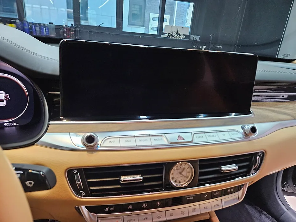 Kia K900のガラスコーティング事例 施工写真 1-3