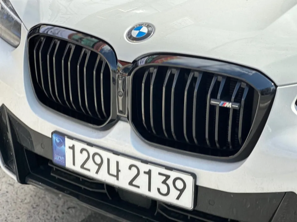 BMW 5 Series G60 vinyl wrap installation result