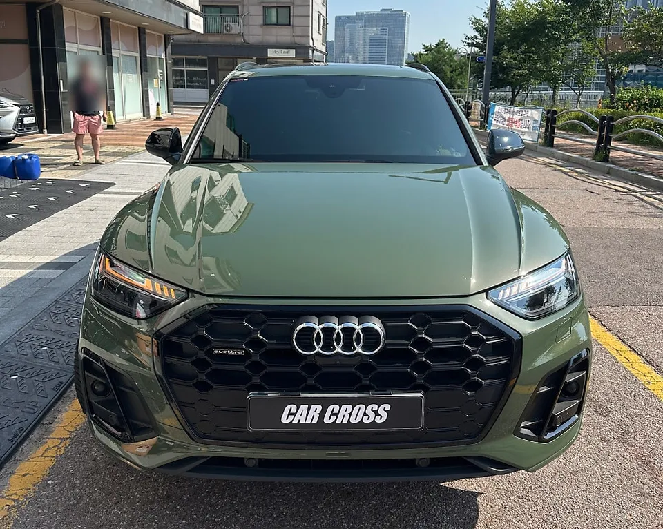 Audi Q5のカーラッピング事例｜費用目安・仕上がり 写真