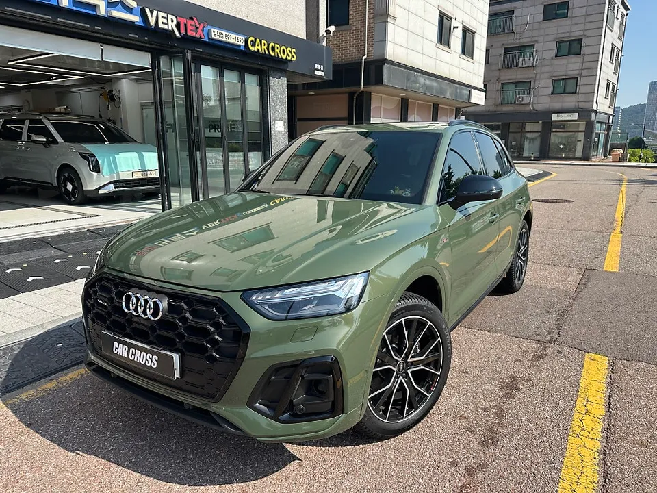 Audi Q5のカーラッピング事例｜費用目安・仕上がり 施工写真 1-1