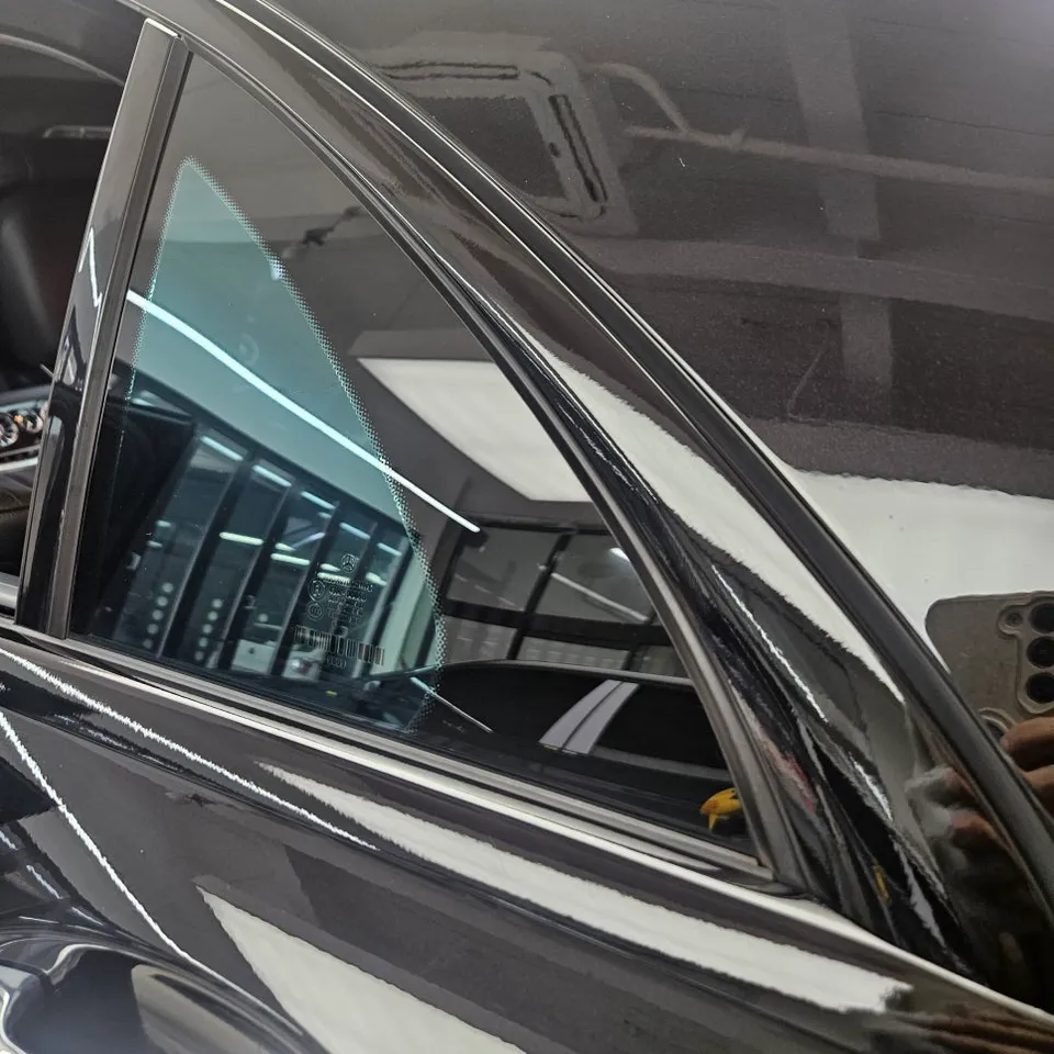 Mercedes-Benz S-Classのカーラッピング事例|費用目安・仕上がり 施工写真 3-2