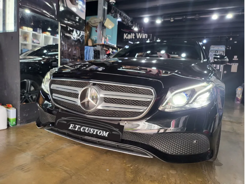 Mercedes-Benz Eクラスのドラレコ取付事例｜費用目安・仕上がり 写真