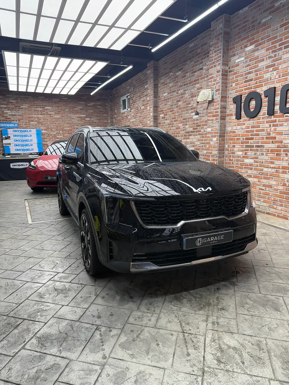 Kia Sorentoのカーラッピング事例｜費用目安・仕上がり 写真