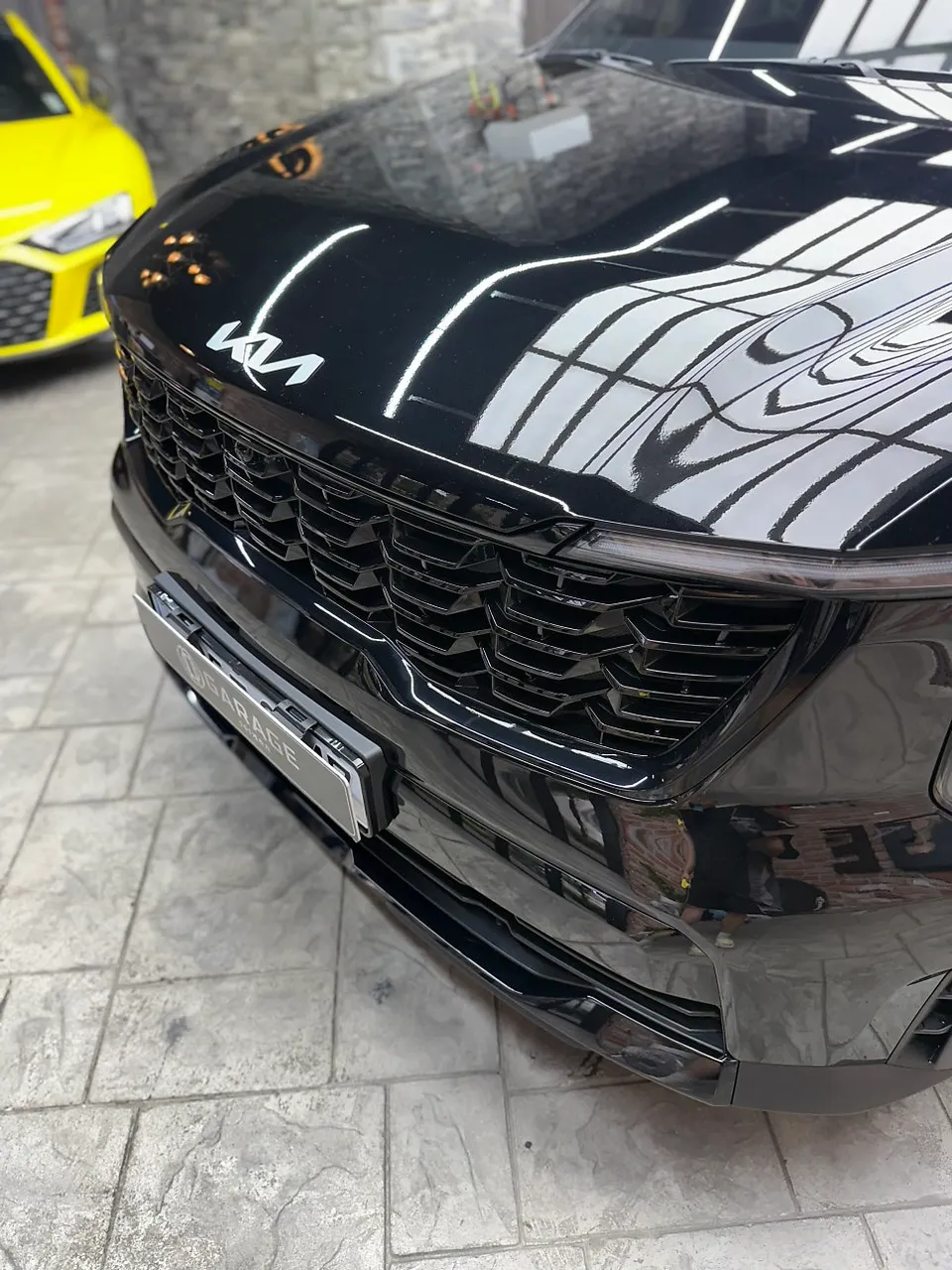 Kia Sorentoのカーラッピング事例|費用目安・仕上がり 施工写真 2-3