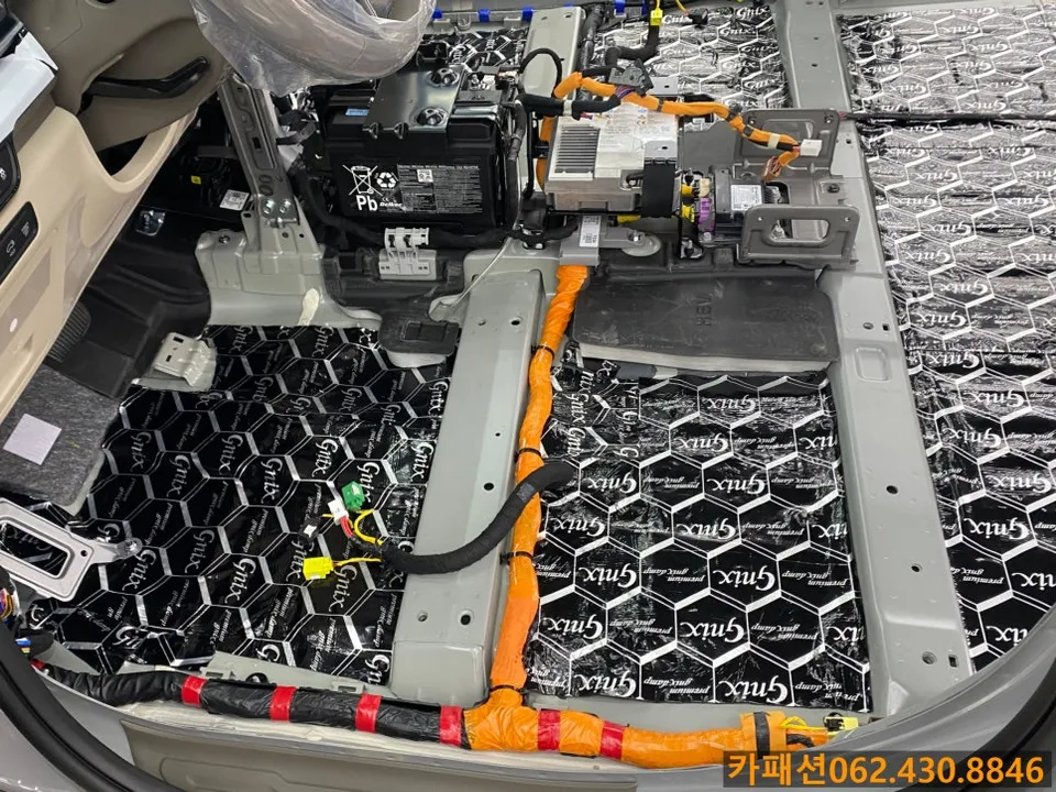 Kia Carnival 4th Gen soundproofing - Kia Carnival 4th Gen Soundproofing Review: Road Noise Reduction photo 4