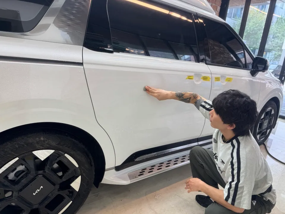 Kia CarnivalのPPF施工事例|費用目安・仕上がり 施工写真 1-2