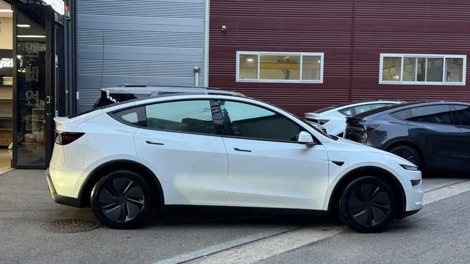 Tesla Model Y new car package - Tesla Model Y New Car Package Review: Premium Protection photo 3
