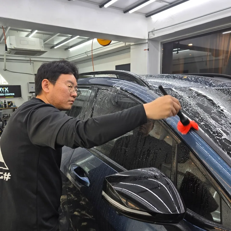 Kia Sportageのガラスコーティング事例|費用目安・仕上がり 施工写真 2-3