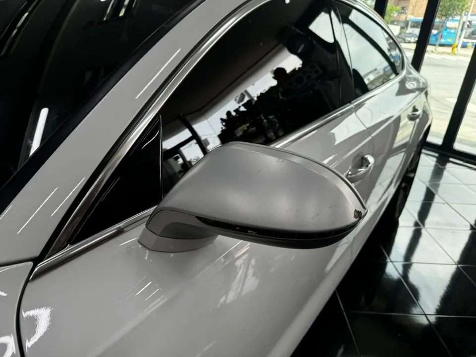 Audi A7 ルーフ・サイドミラーのカーラッピング事例 施工写真 1-2