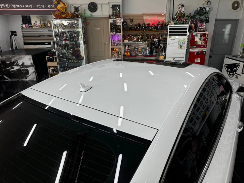 Audi A7 ルーフ・サイドミラーのカーラッピング事例 施工写真 2-3