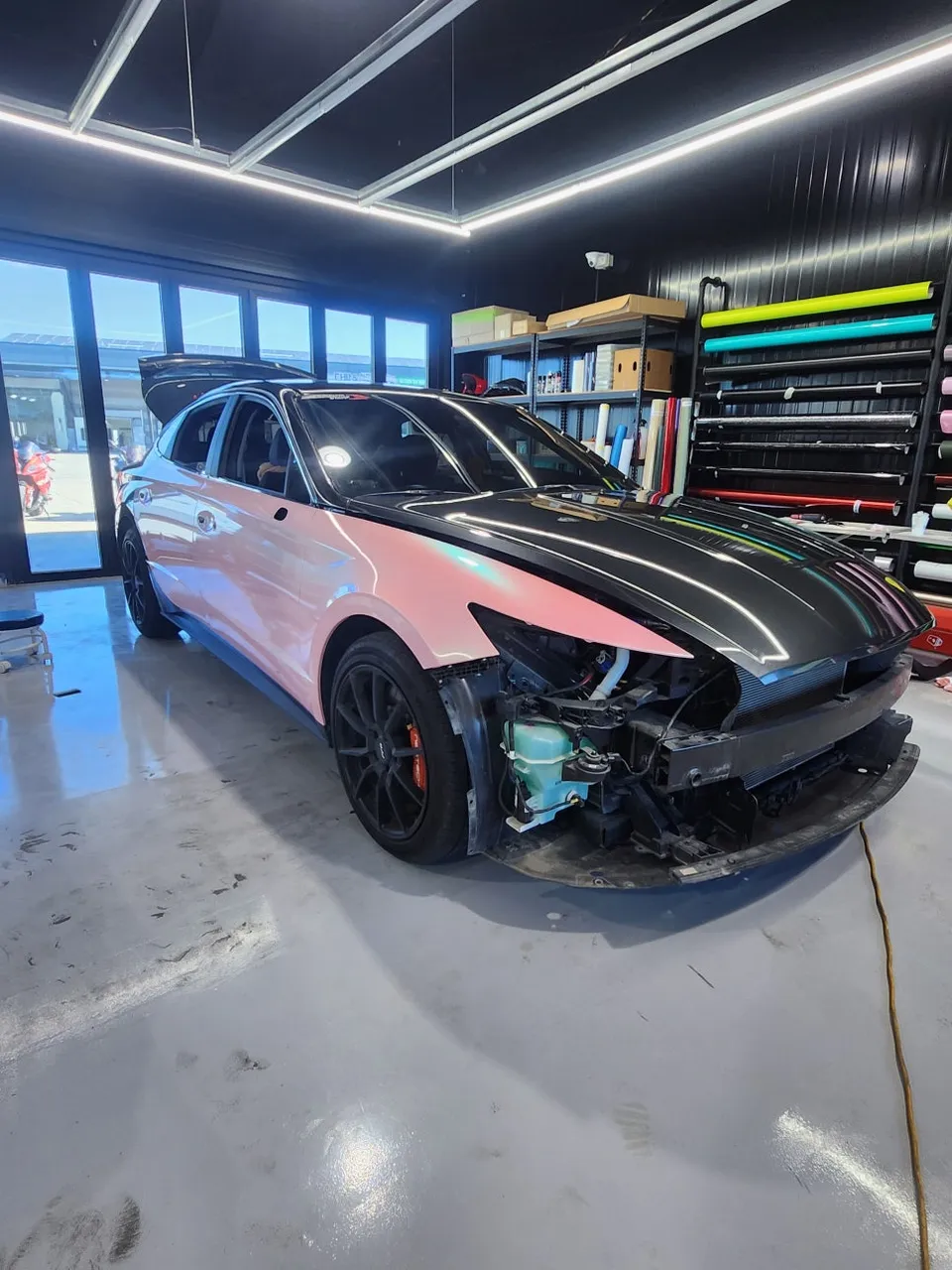 Hyundai Sonata DN8のカーラッピング事例|タイニーボット色 施工写真 2-2