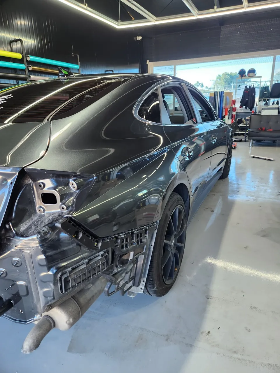 Hyundai Sonata DN8のカーラッピング事例|タイニーボット色 施工写真 3-2