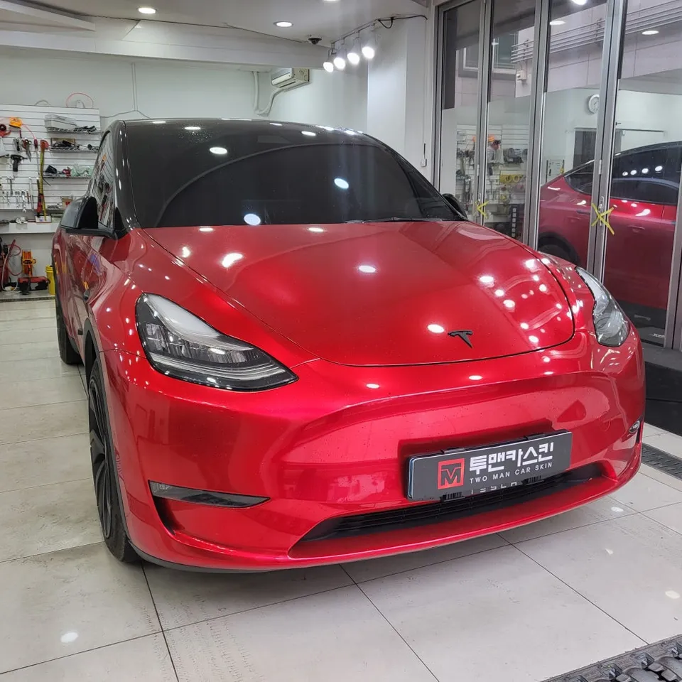 Tesla Model Yのカーラッピング事例|費用目安・仕上がり 施工写真 2-1