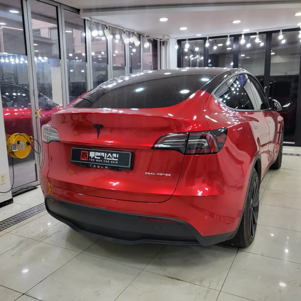 Tesla Model Yのカーラッピング事例|費用目安・仕上がり 施工写真 2-2