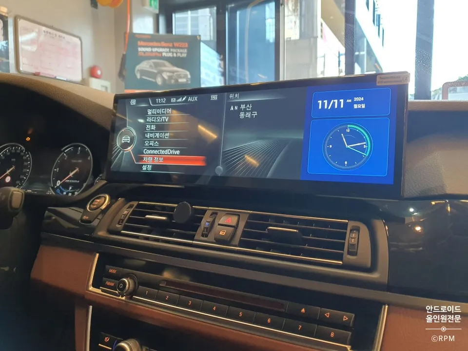 BMW 5 Series F10のAndroid Auto・CarPlay取付事例 施工写真 4