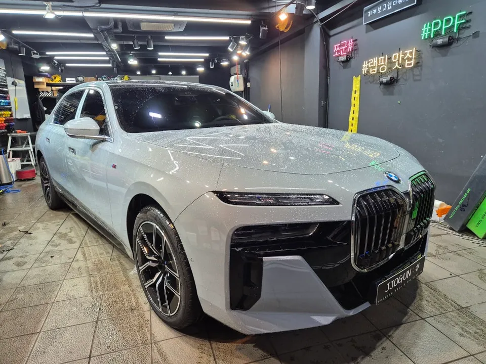 BMW 7 SeriesのPPF施工事例｜費用目安・仕上がり 施工写真 1-2