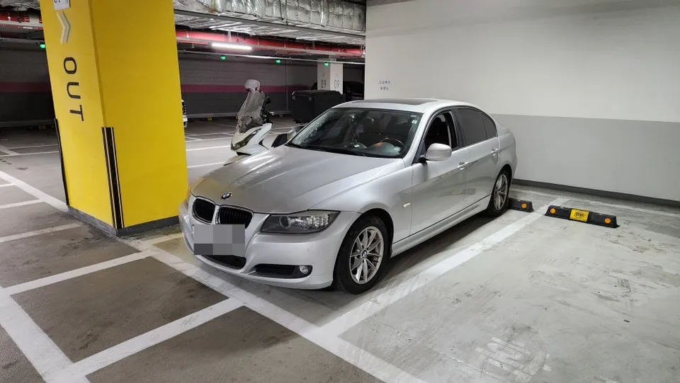 BMW 3 Series dash cam installation result