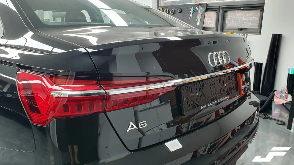 Audi A6のカーラッピング事例｜クロームパーツのブラックアウト 施工写真 2-2